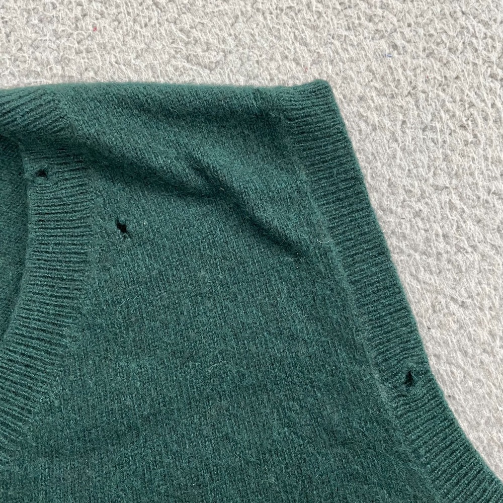LL Bean 100% Cashmere Sweater Vest Men M Green Preppy V-Neck - Picture 2 of 8